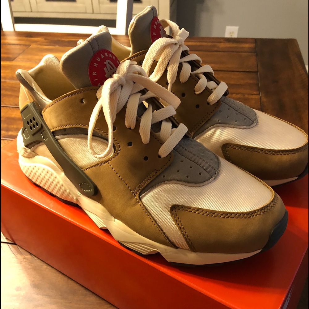 Nike Air Huarache x Stussy.